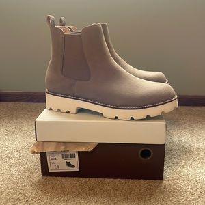Brand new Womens Oasis Society Boots